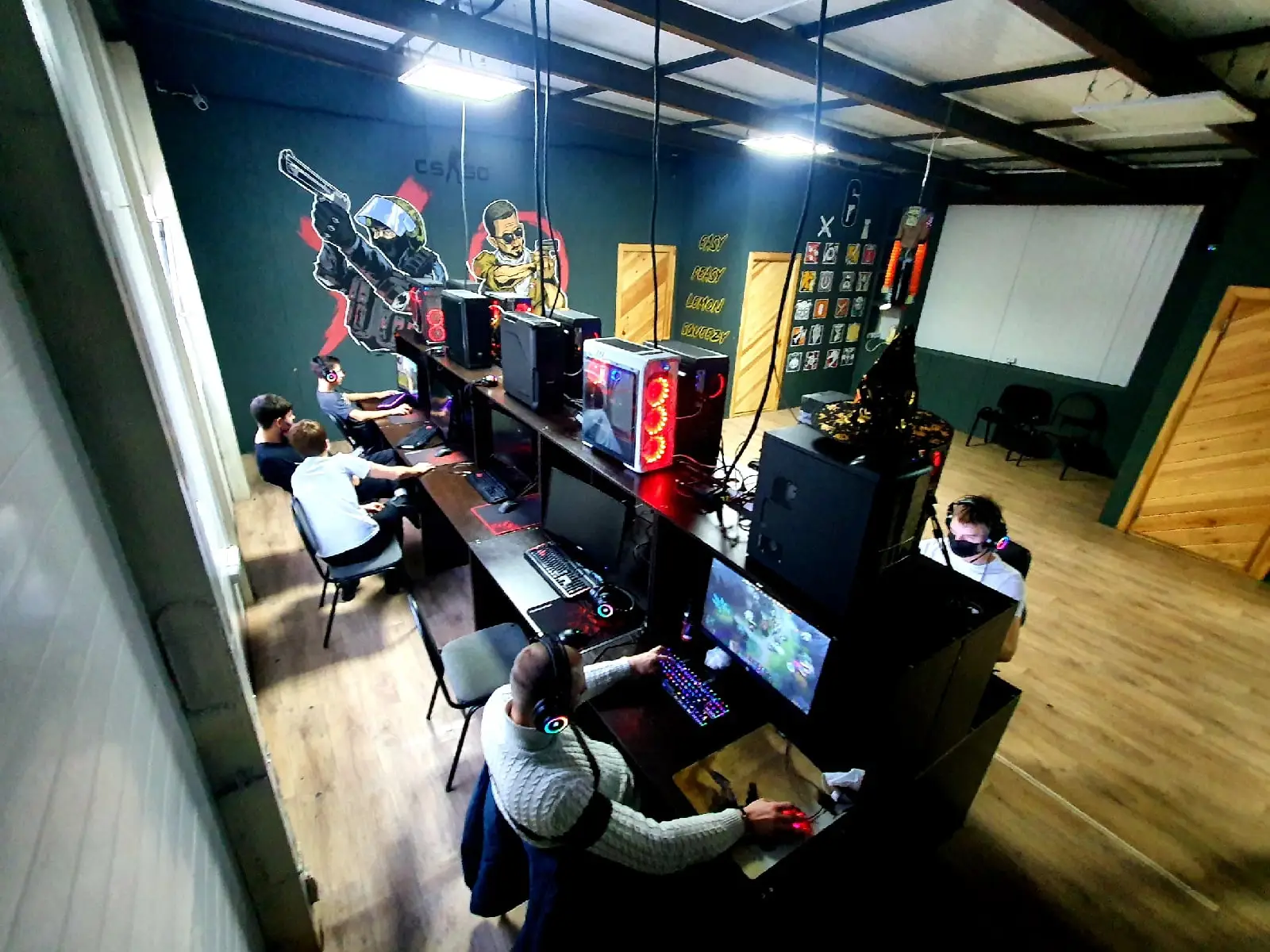 Изображение клуба White Crow № 6