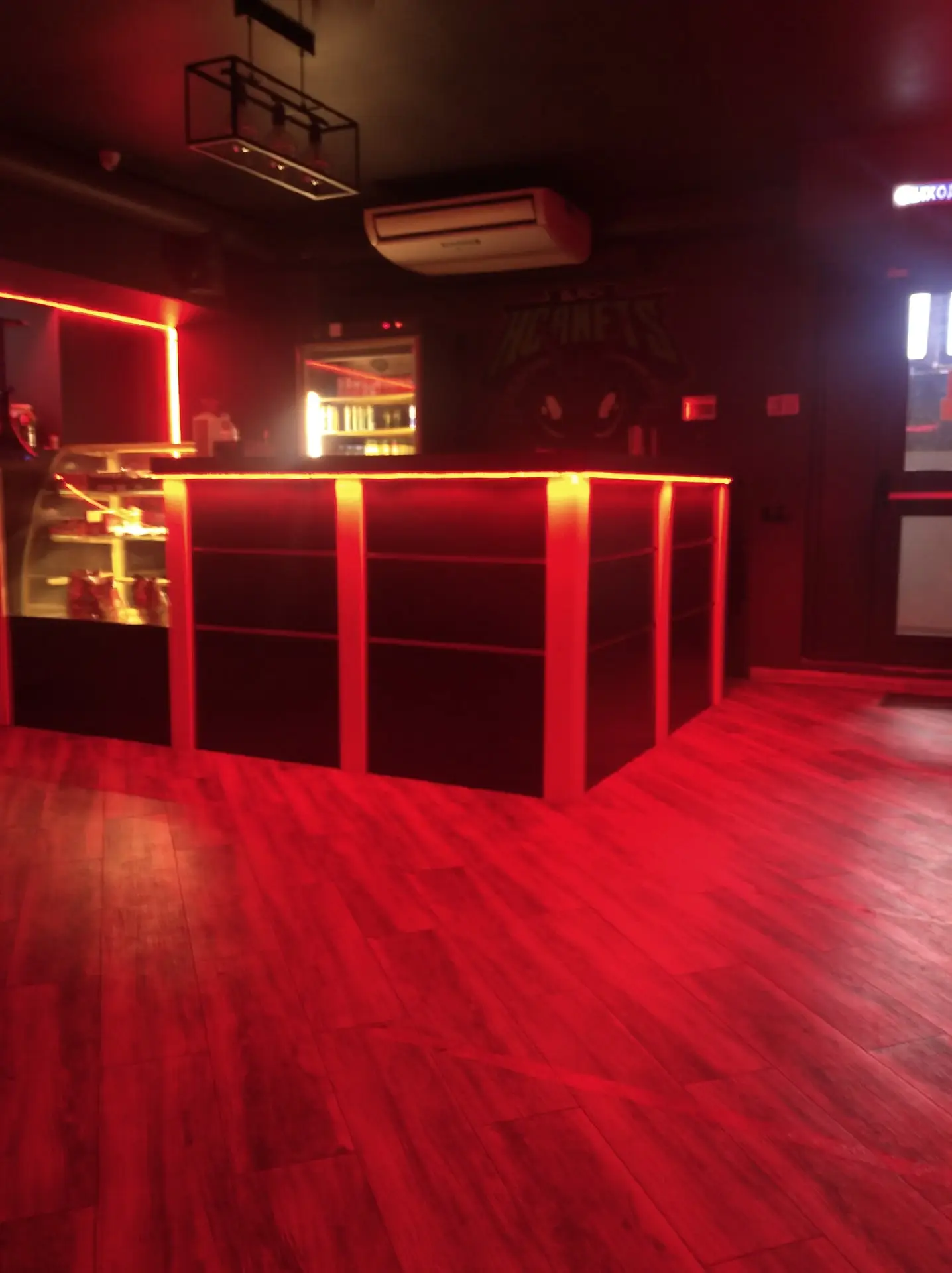 Изображение клуба Black Hornets Lounge № 1