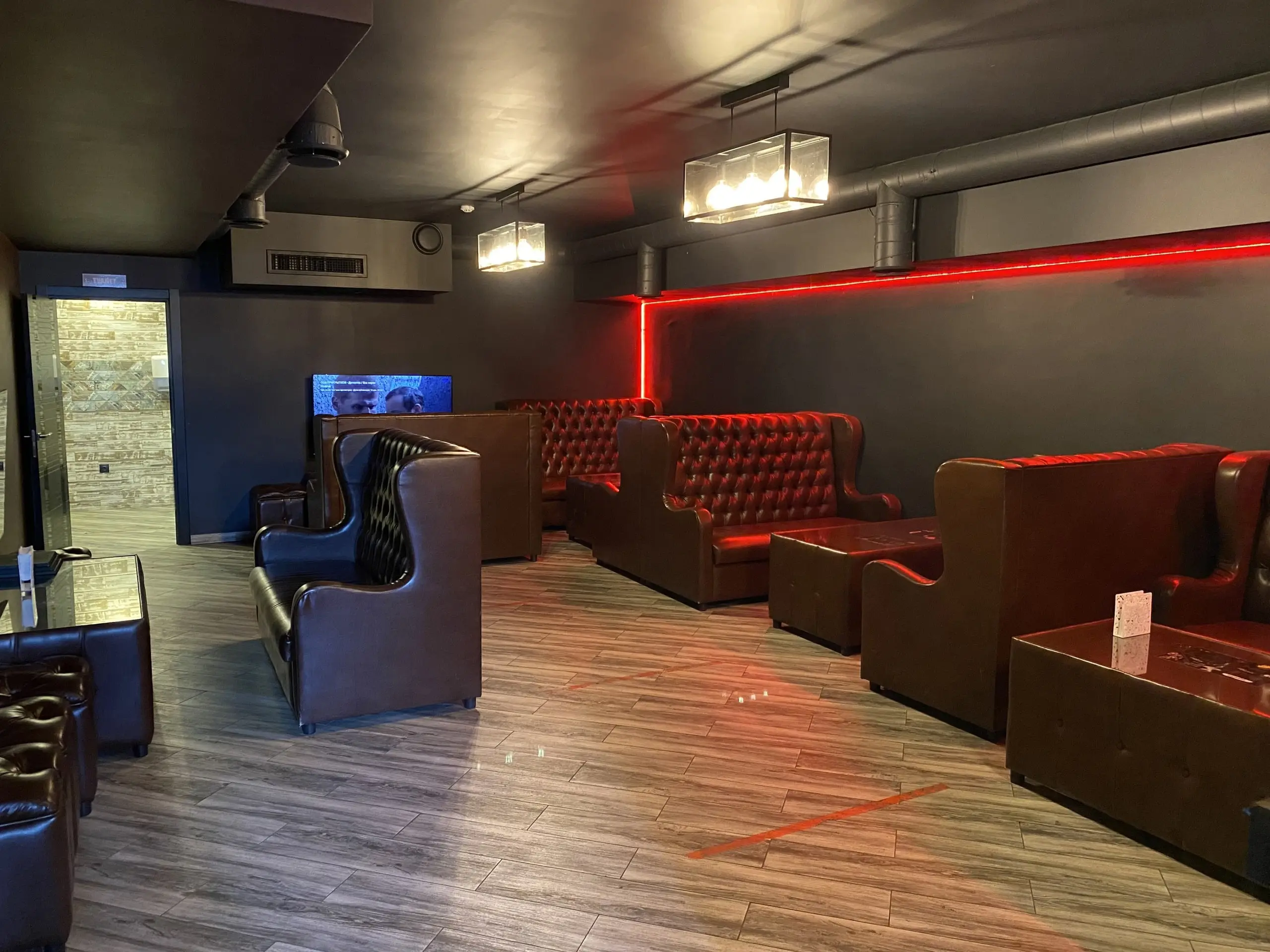 Изображение клуба Black Hornets Lounge № 4