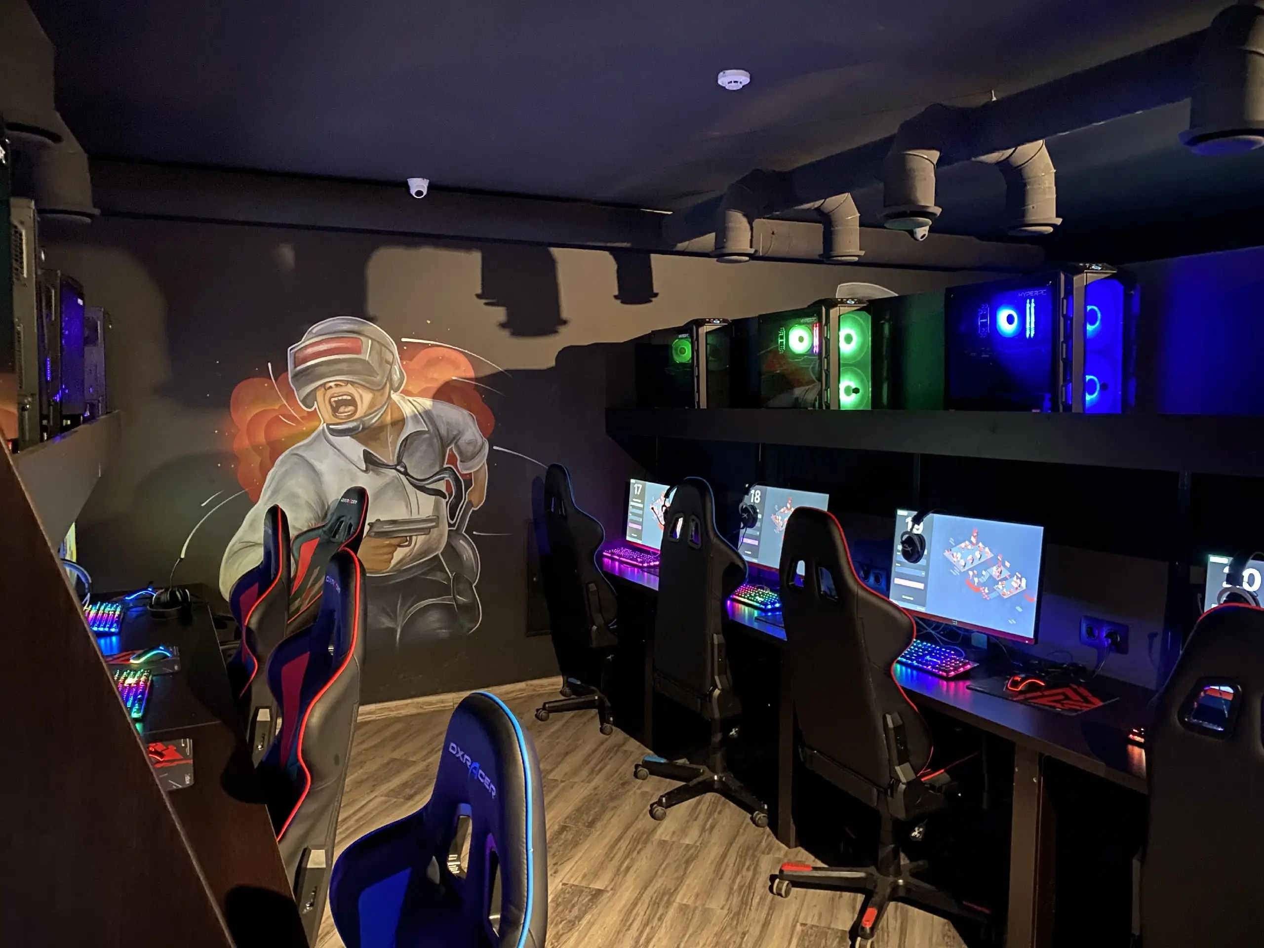 Изображение клуба Black Hornets Lounge № 5