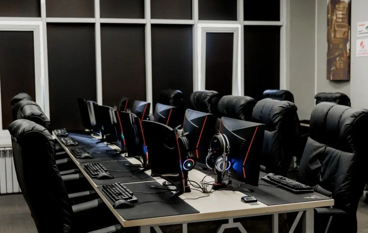 Изображение клуба STATUS № 2