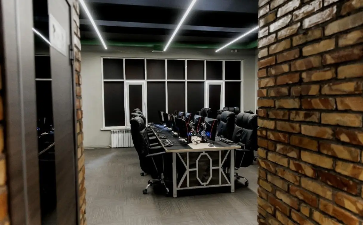 Изображение клуба STATUS № 7