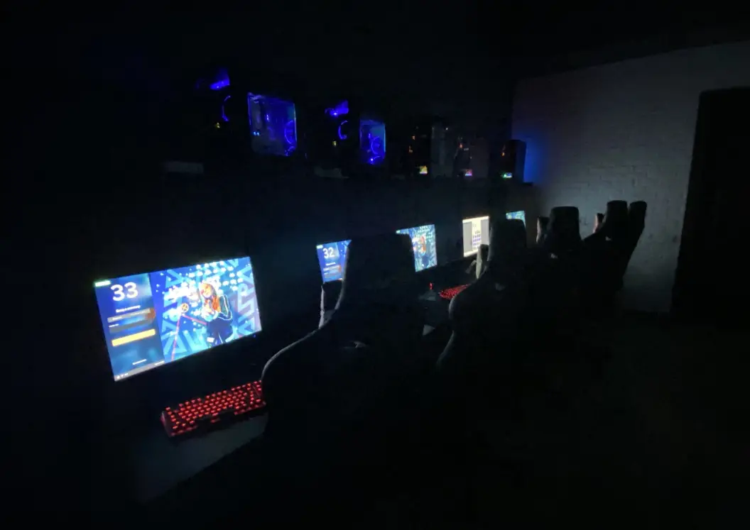 Изображение клуба AURA № 2