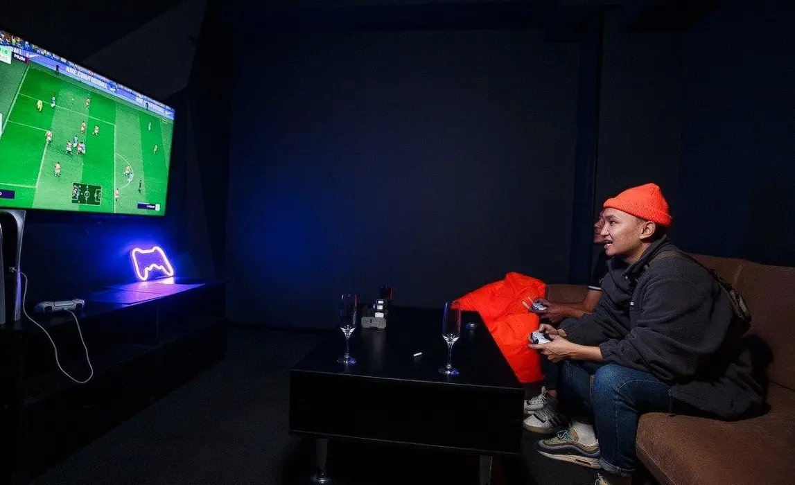 Изображение клуба Stealth, Chill & Gaming Space № 4