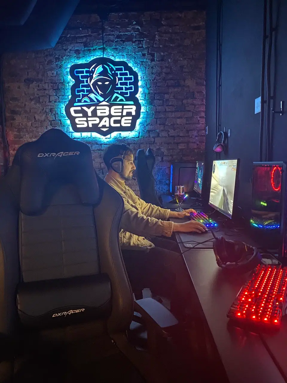 Изображение клуба Cyberspace № 1