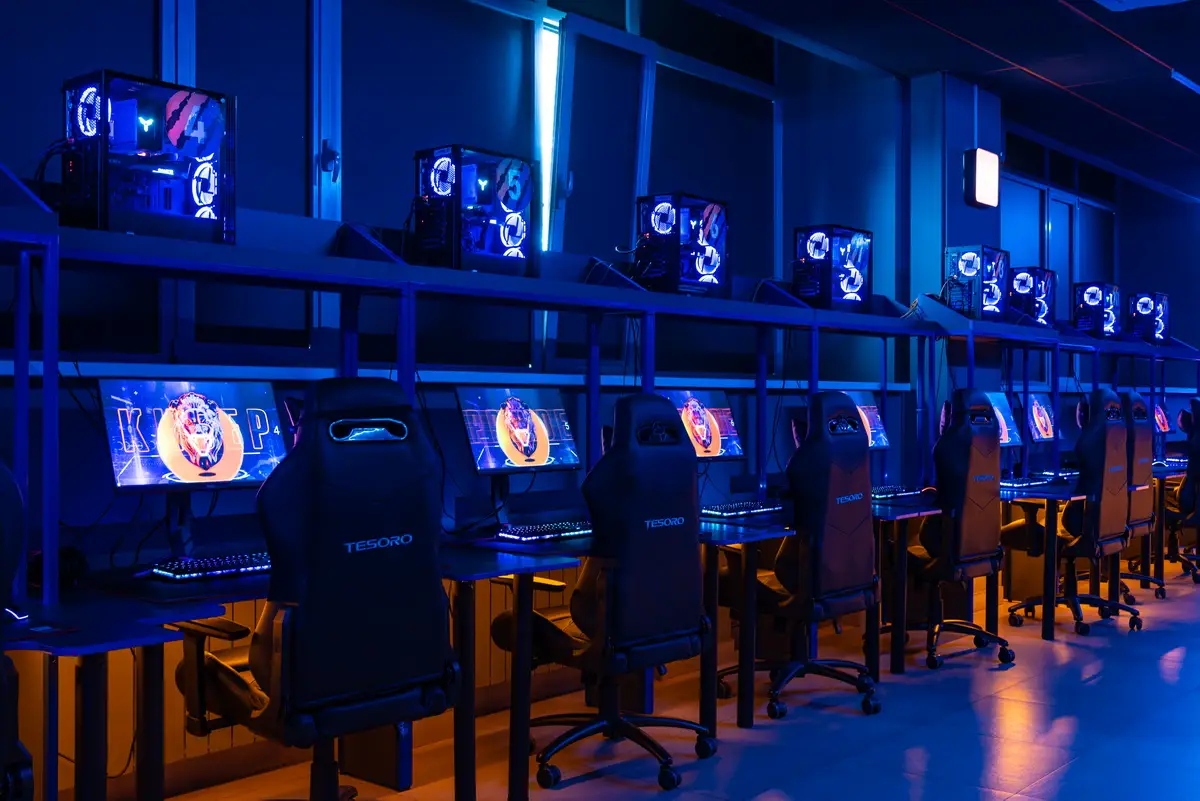 Изображение клуба КиберПрайд - Проспект Октября 25 № 4