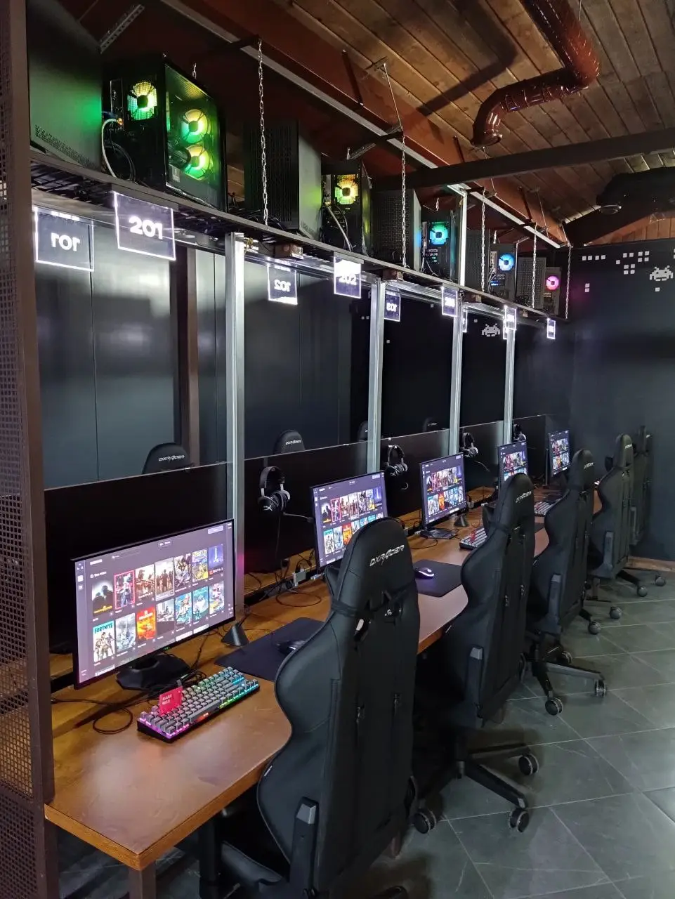 Изображение клуба BASE 862 № 2