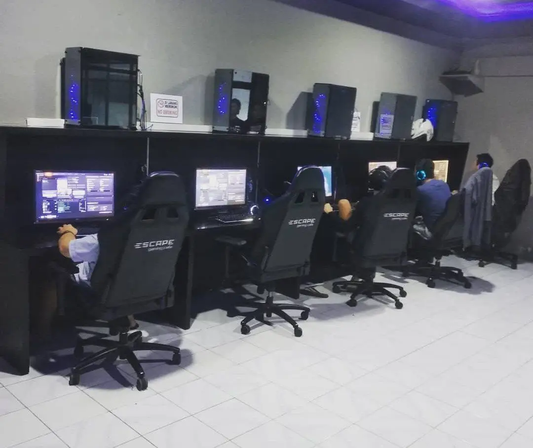 Изображение клуба Escape Gaming Cafe № 3