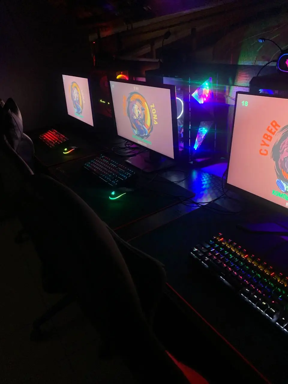 Изображение клуба CyberZon\'a № 4