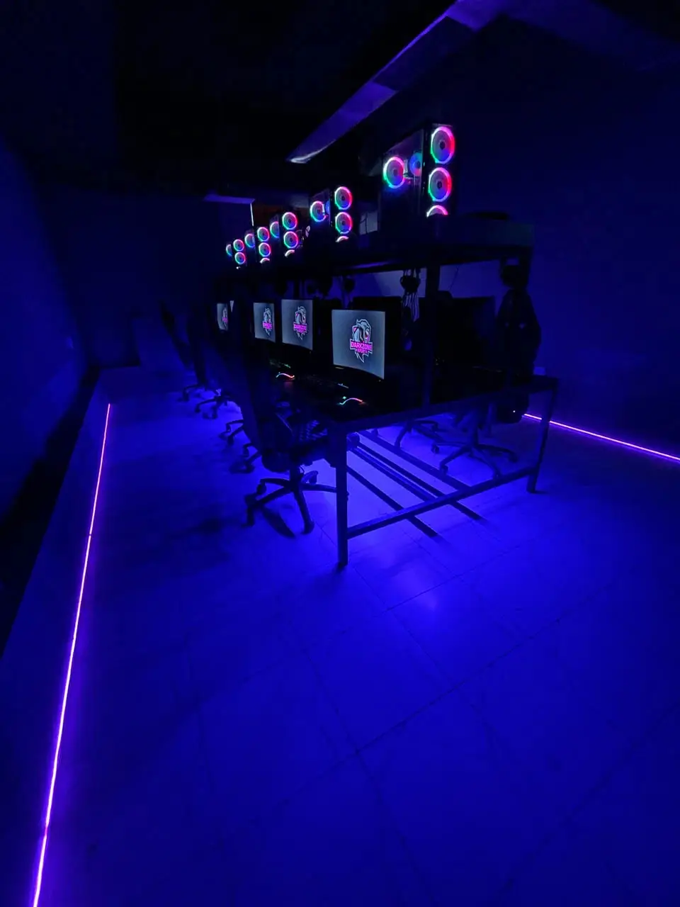 Изображение клуба Dark Zone № 6