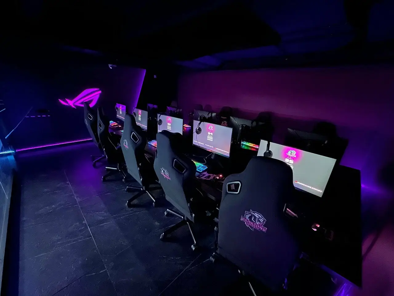 Изображение клуба Dark Zone Premium № 1