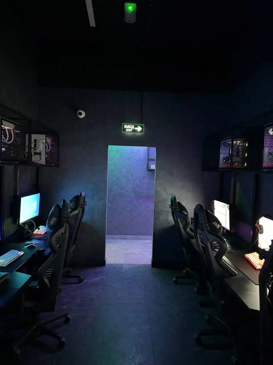 Изображение клуба HOLL CYBER LOUNGE № 3