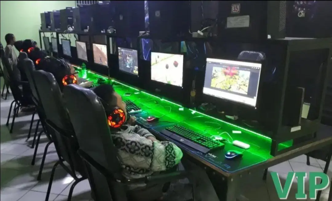 Изображение клуба Furion Warnet Game Center № 3