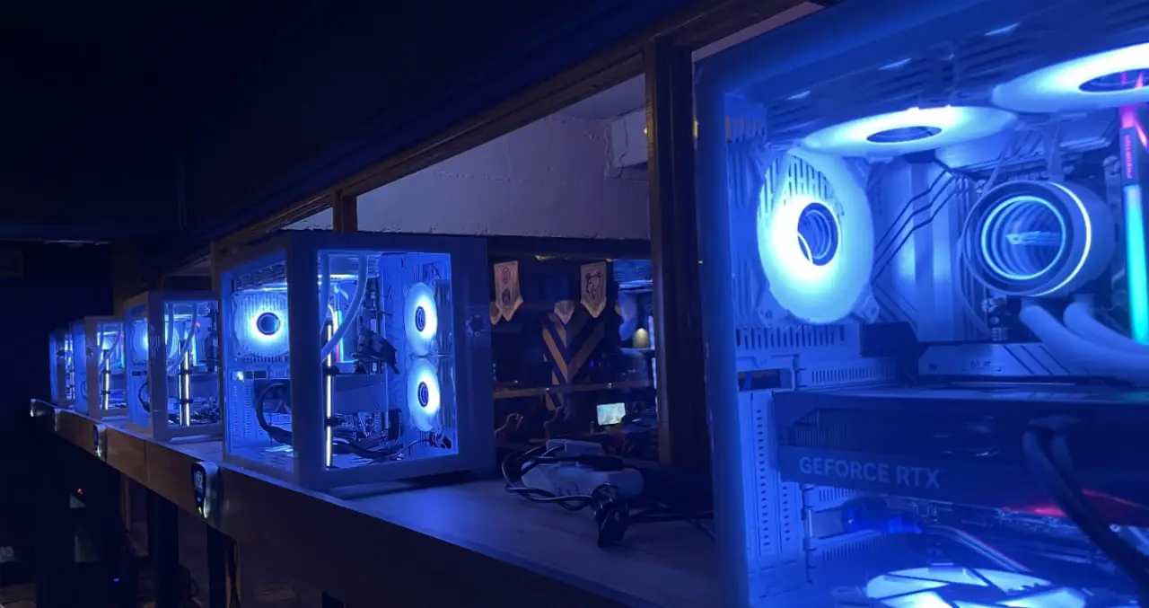 Изображение клуба Throne Reborn № 8