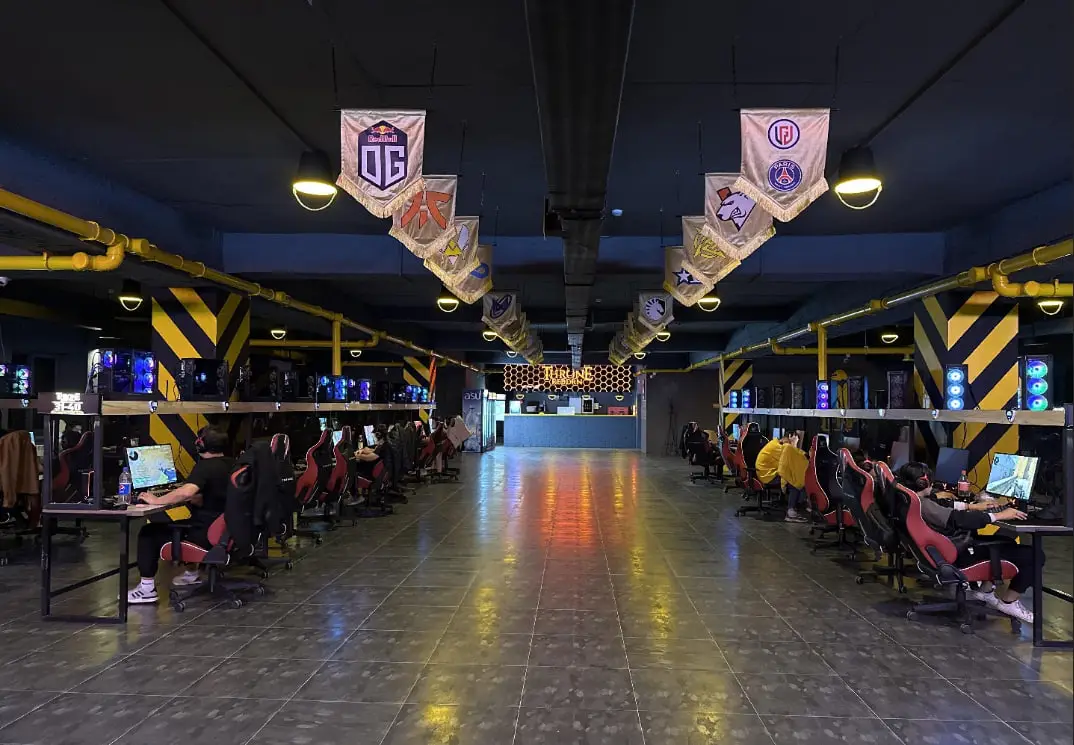 Изображение клуба Throne Reborn № 10