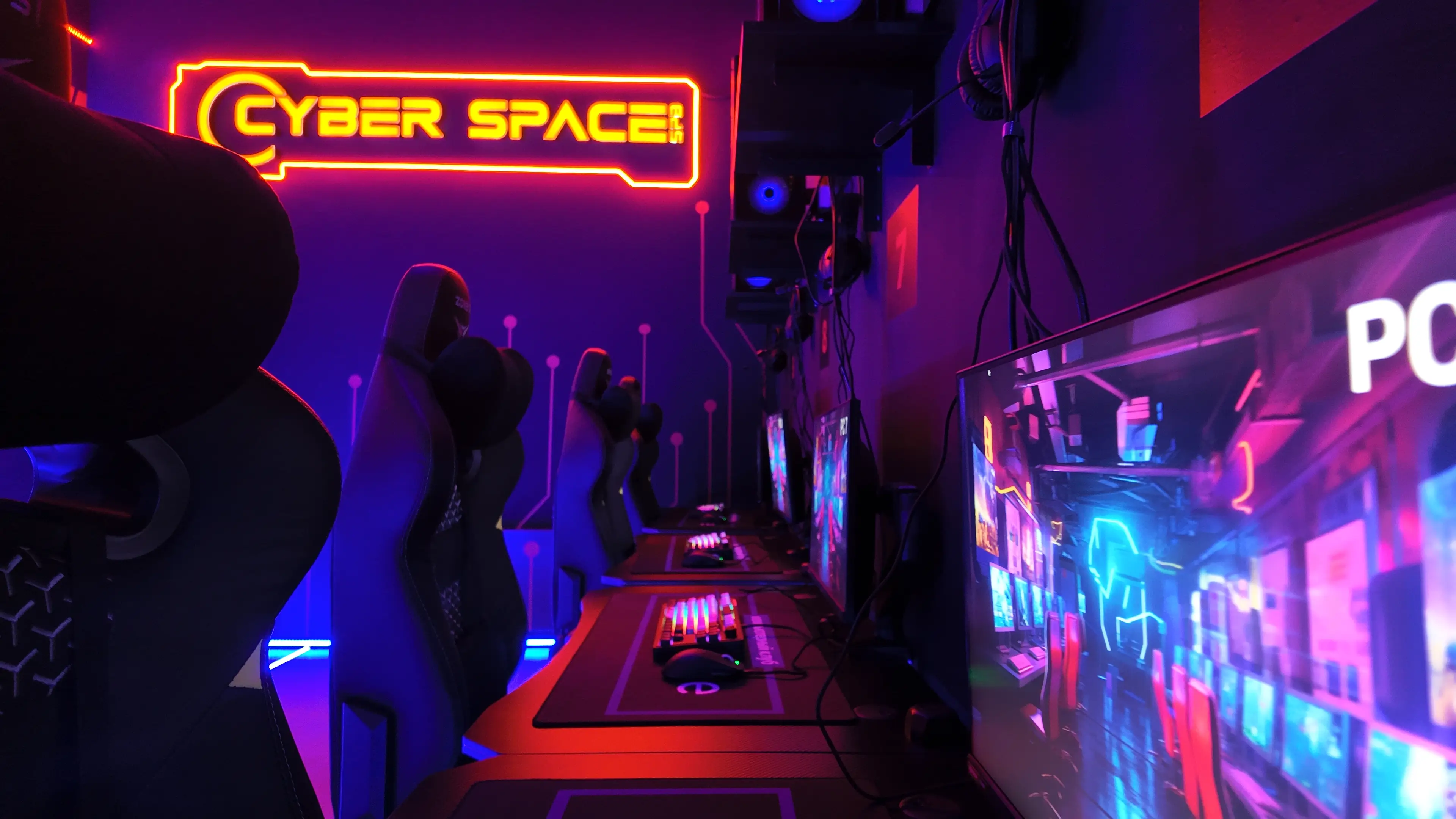 Изображение клуба CYBER SPACE № 1