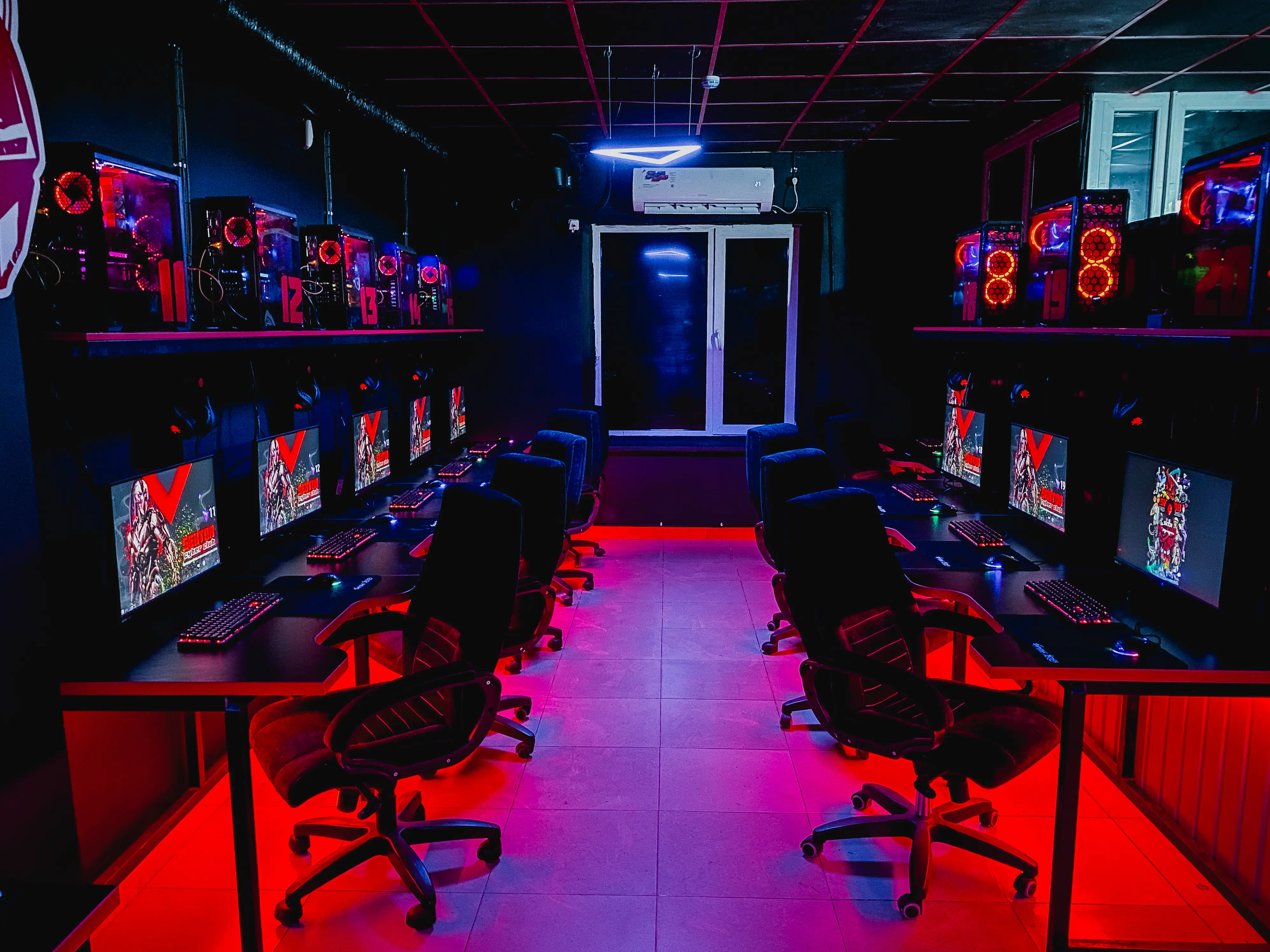 Изображение клуба SEKTOR Большой камень, Академика Курчатова 10 № 7