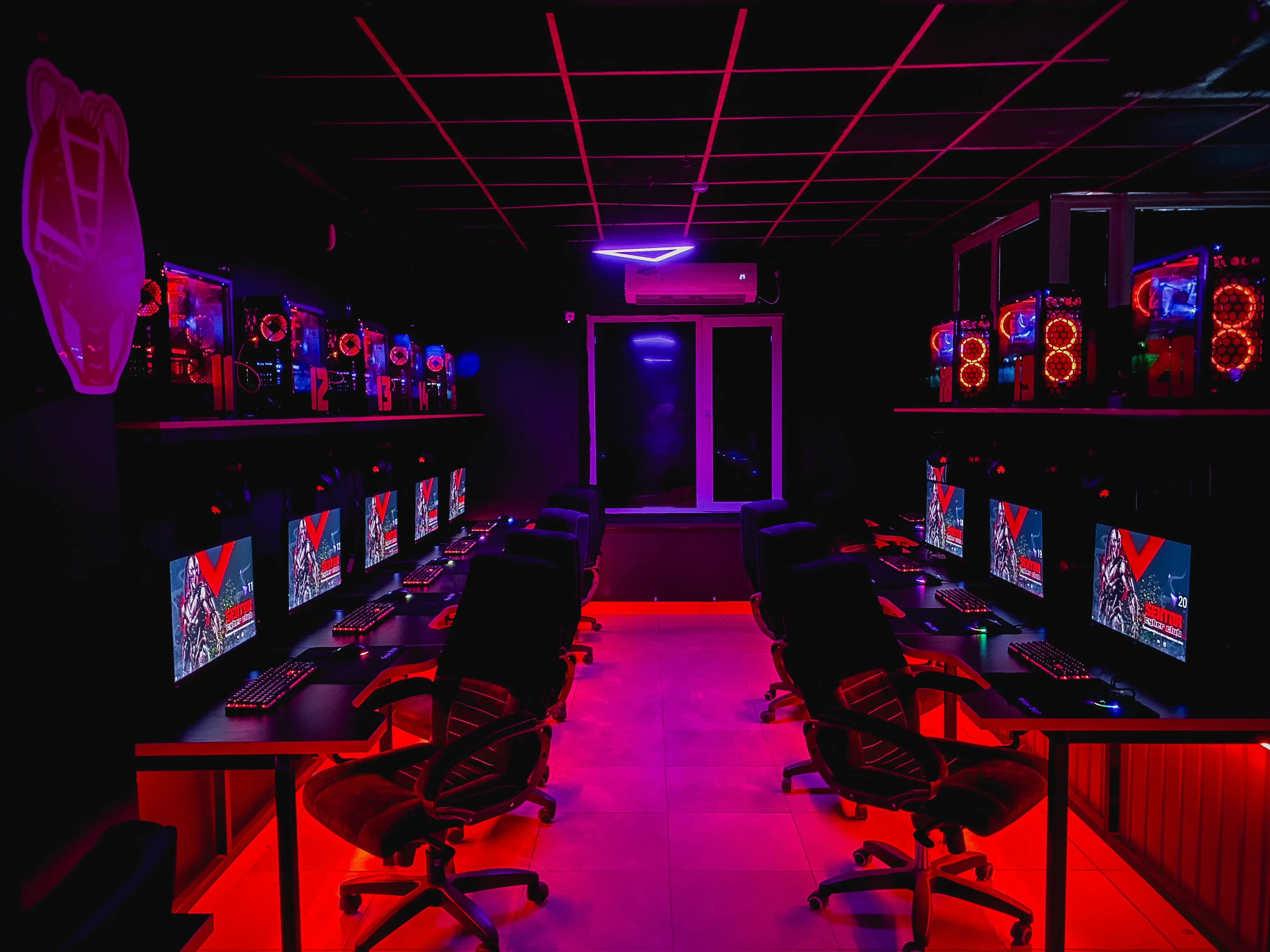 Изображение клуба SEKTOR Большой камень, Академика Курчатова 10 № 6