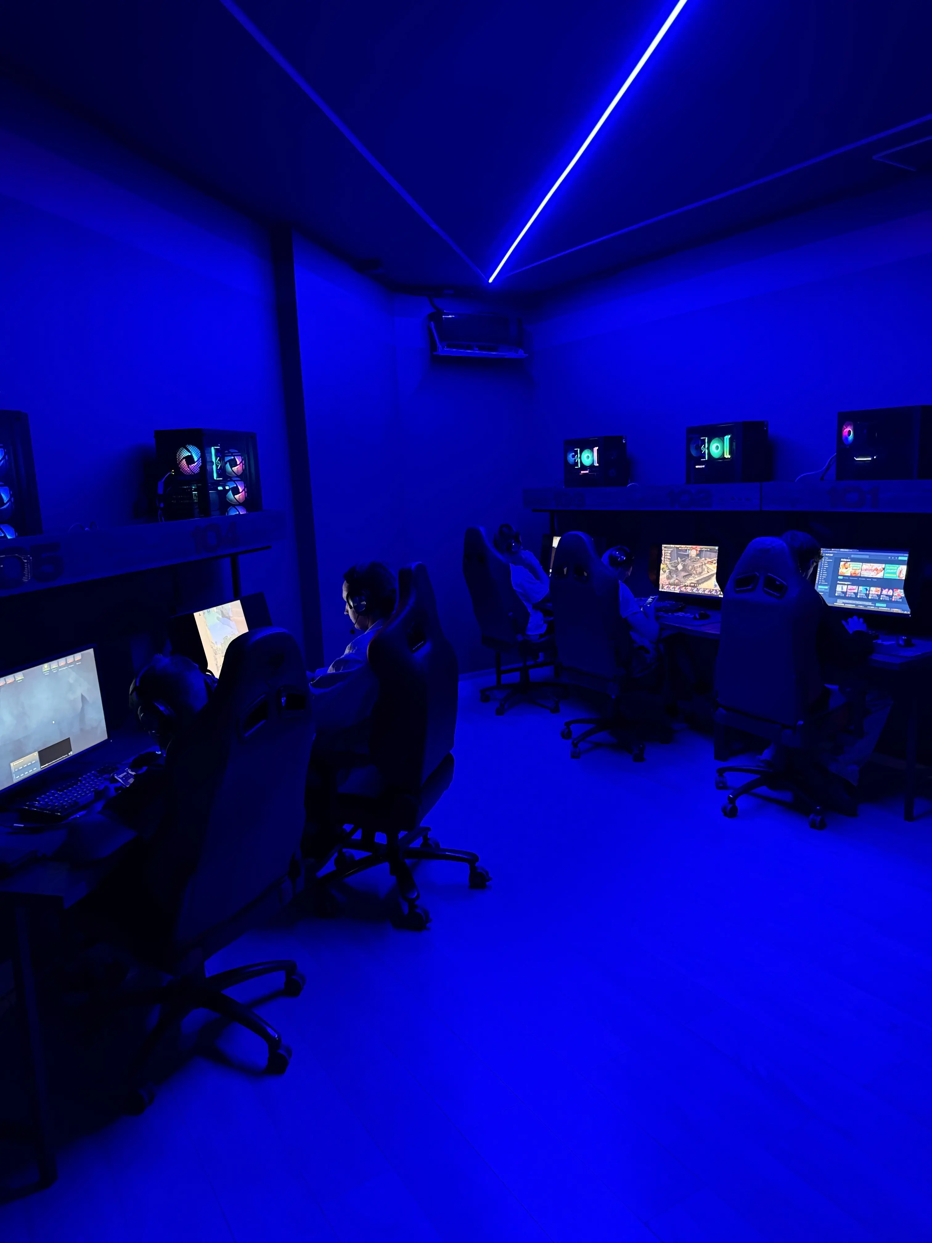 Изображение клуба Storm Cyber Club № 8