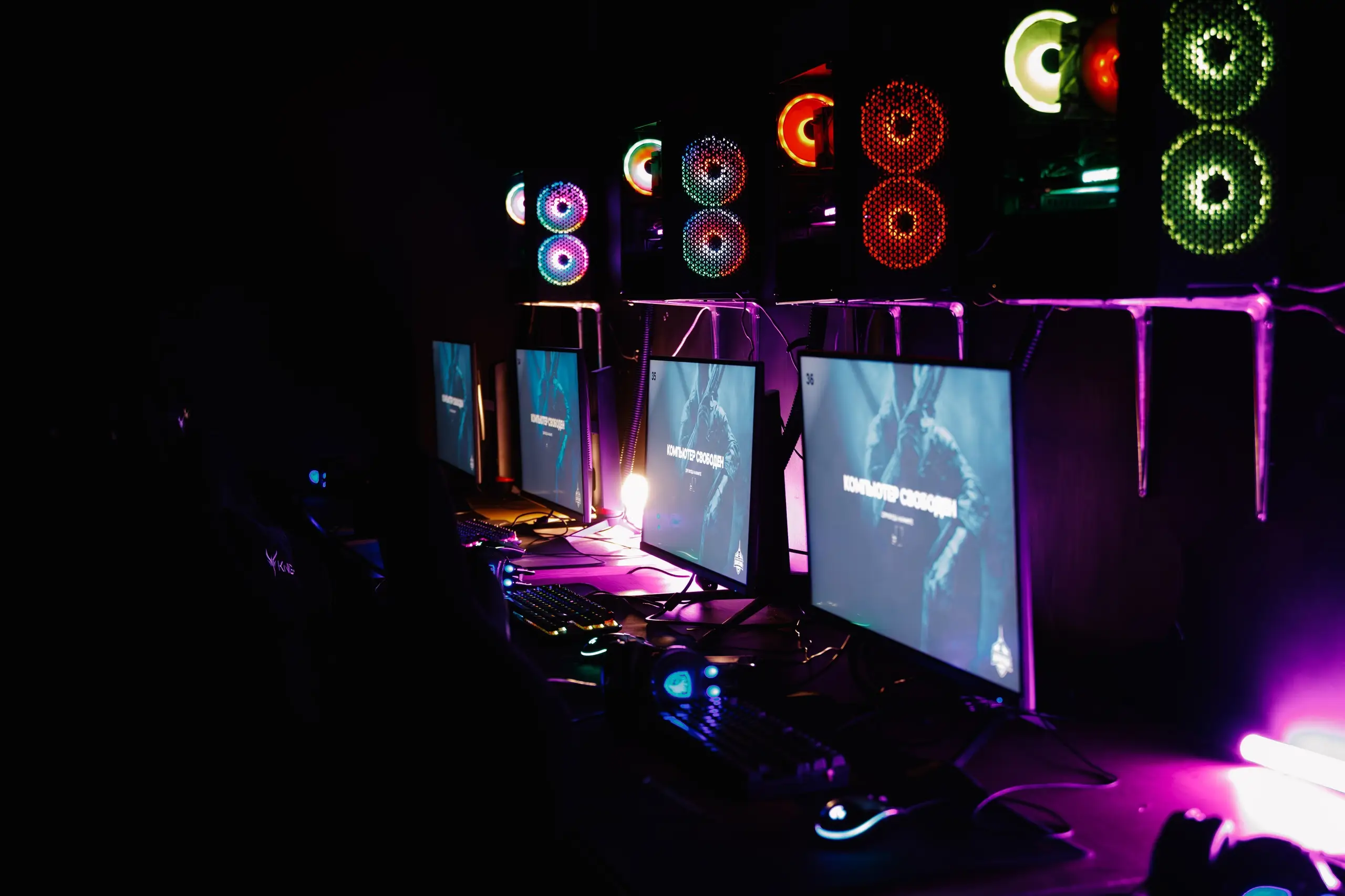Изображение клуба Центральная Киберспортивная Арена № 8