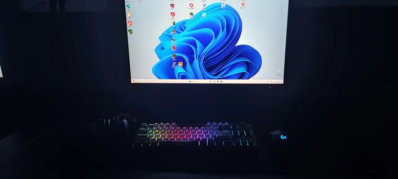 Изображение клуба RIGHT CLICK № 2