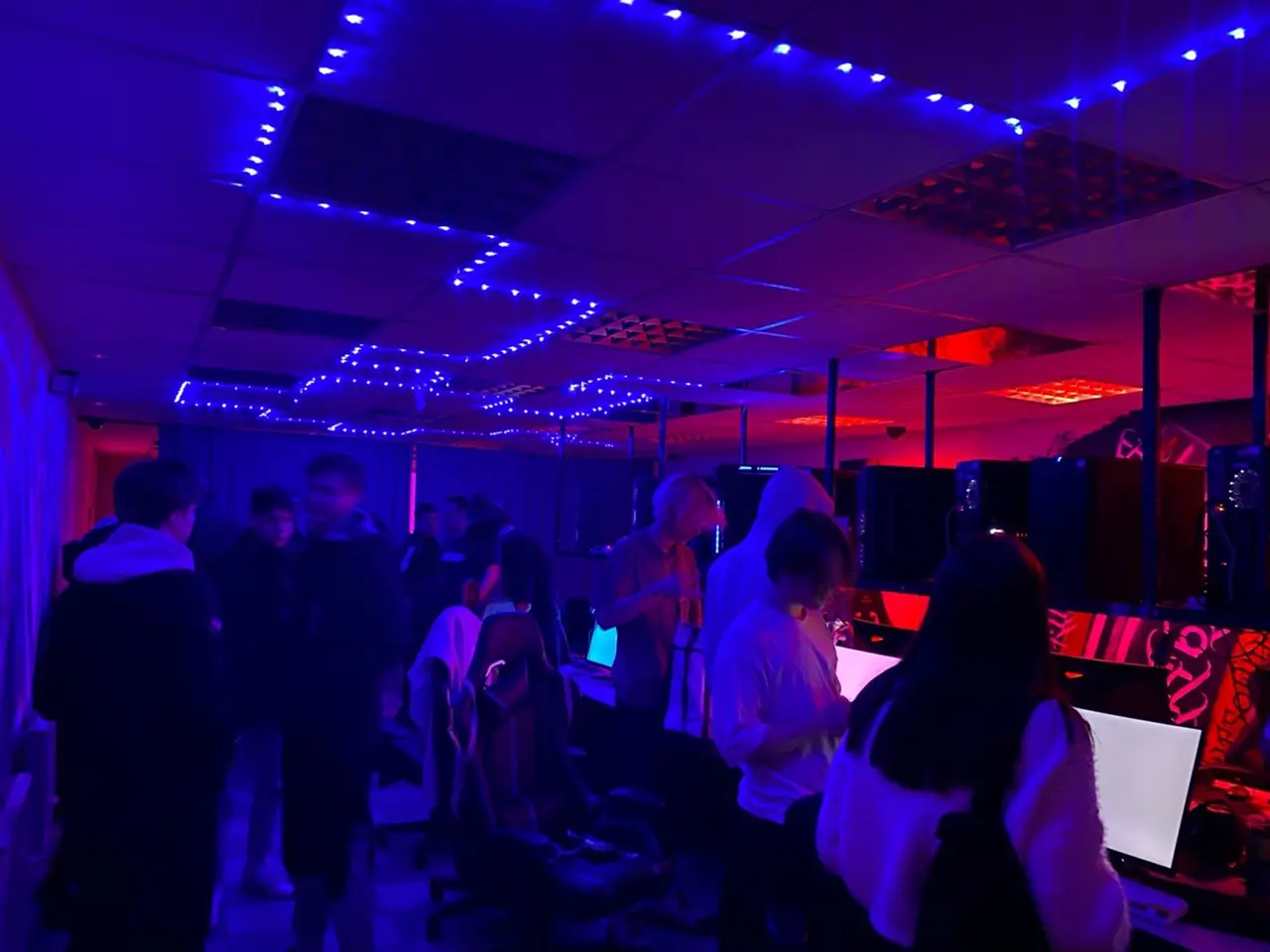 Изображение клуба Under № 2