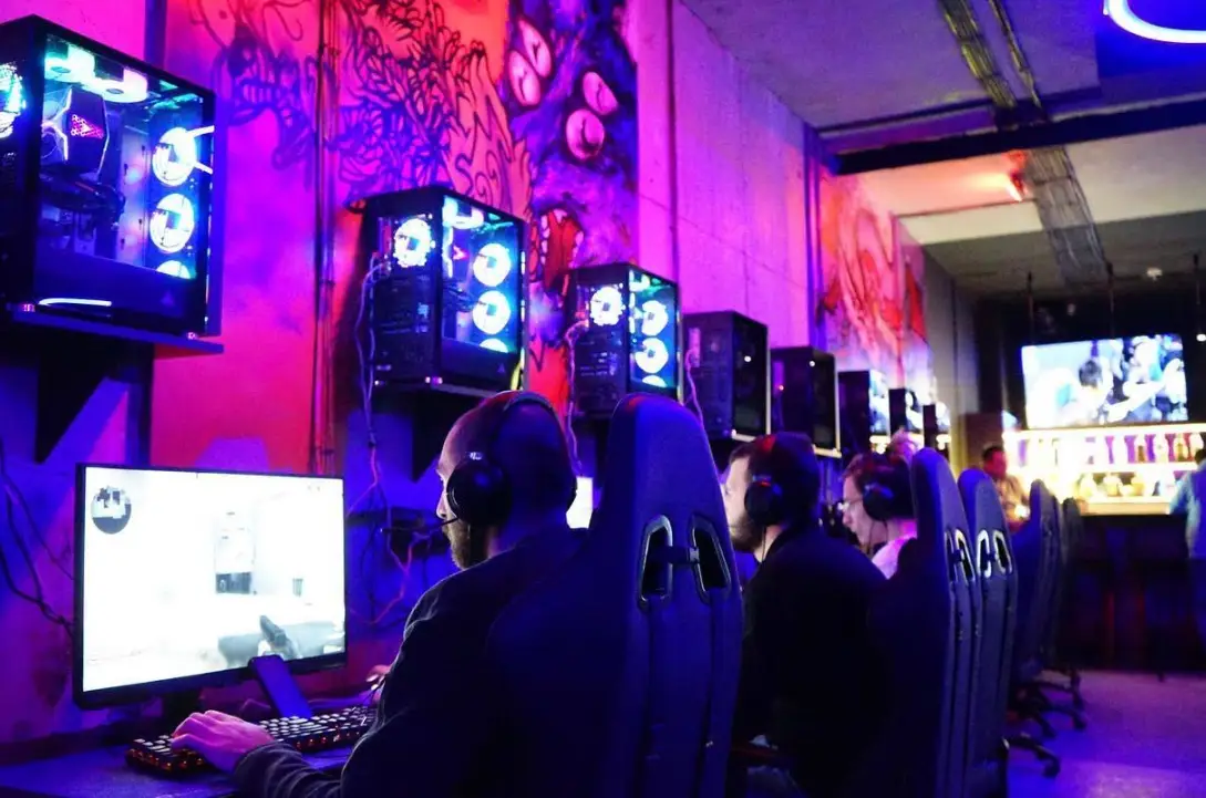 Изображение клуба cyber club controller № 6