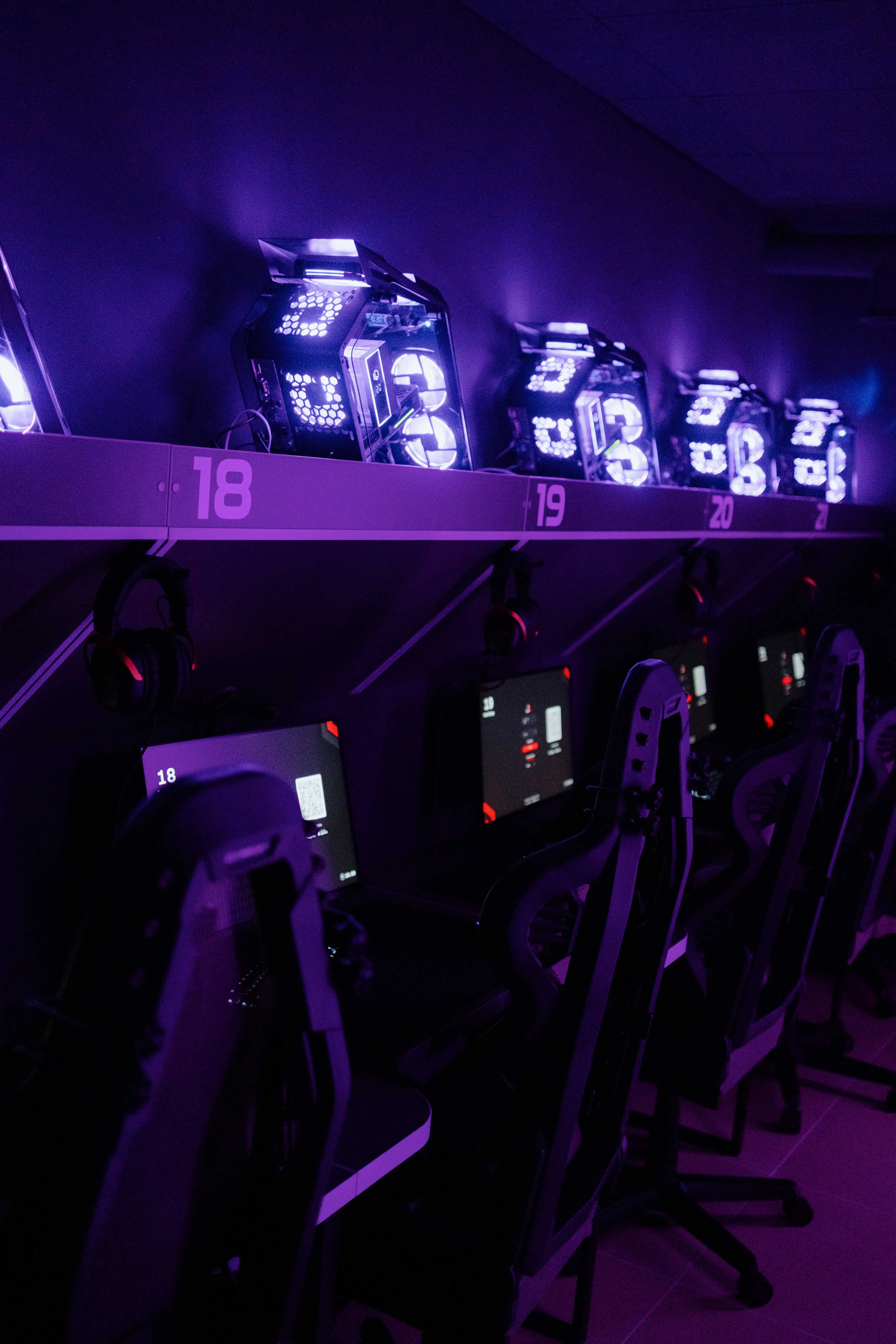 Изображение клуба SUPER FLICK 65 № 7