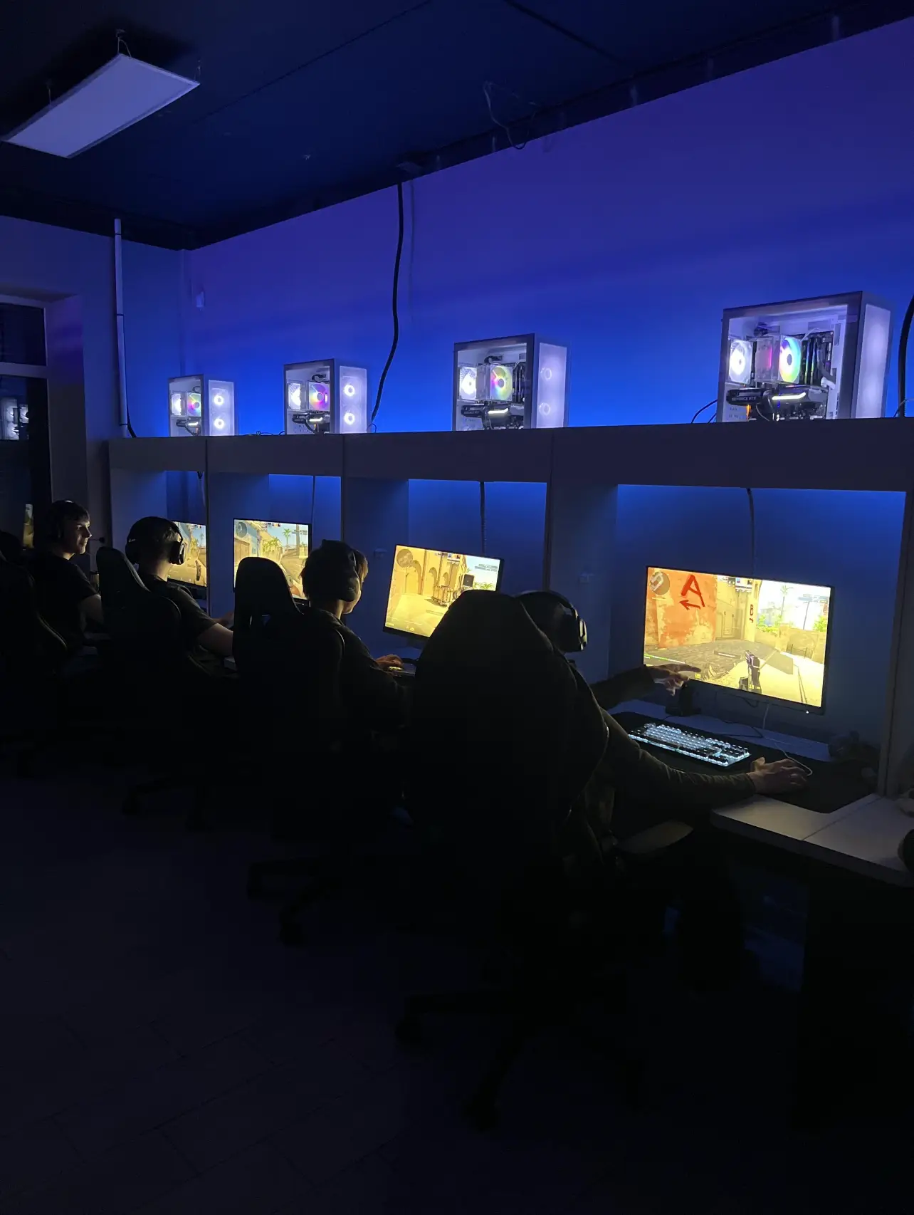 Изображение клуба Five-Seven № 6