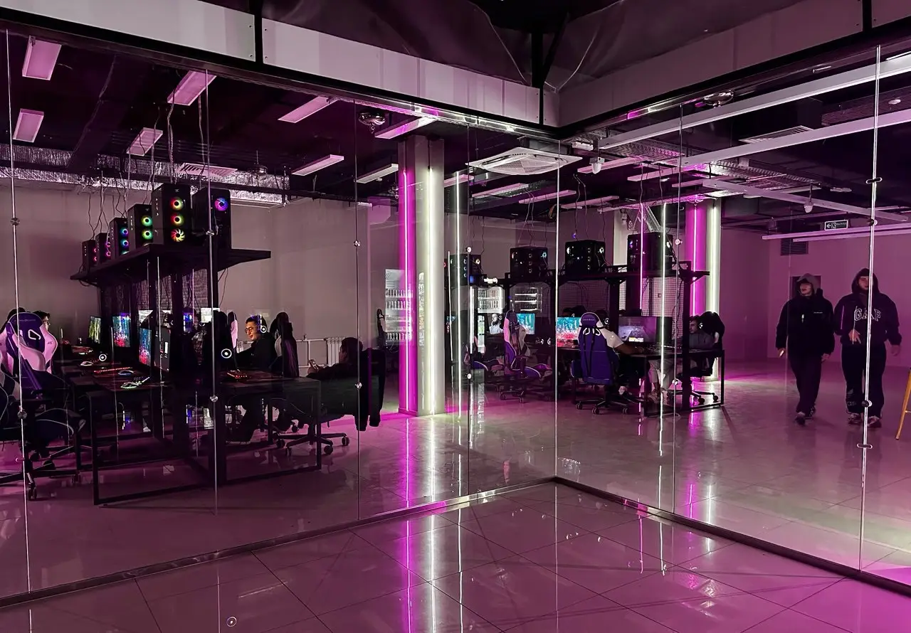 Изображение клуба Well CyberUgansk Игровое пространство № 8