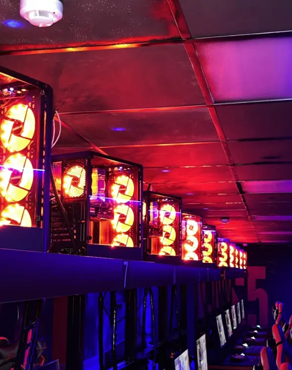 Изображение клуба Кибер House № 1