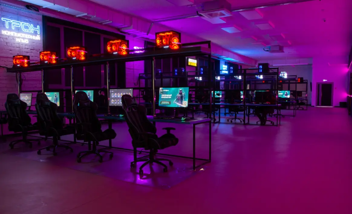 Изображение клуба Трон № 2