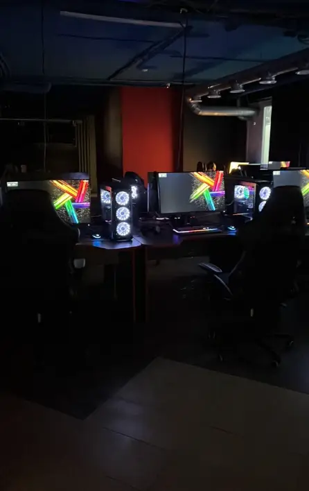 Изображение клуба CFC № 1