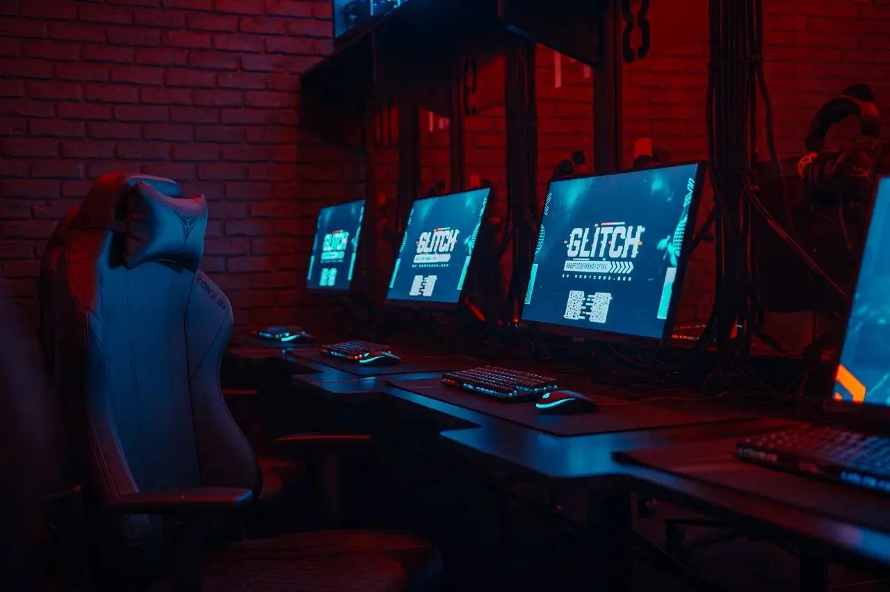 Изображение клуба Glitch Cyber Arena № 2