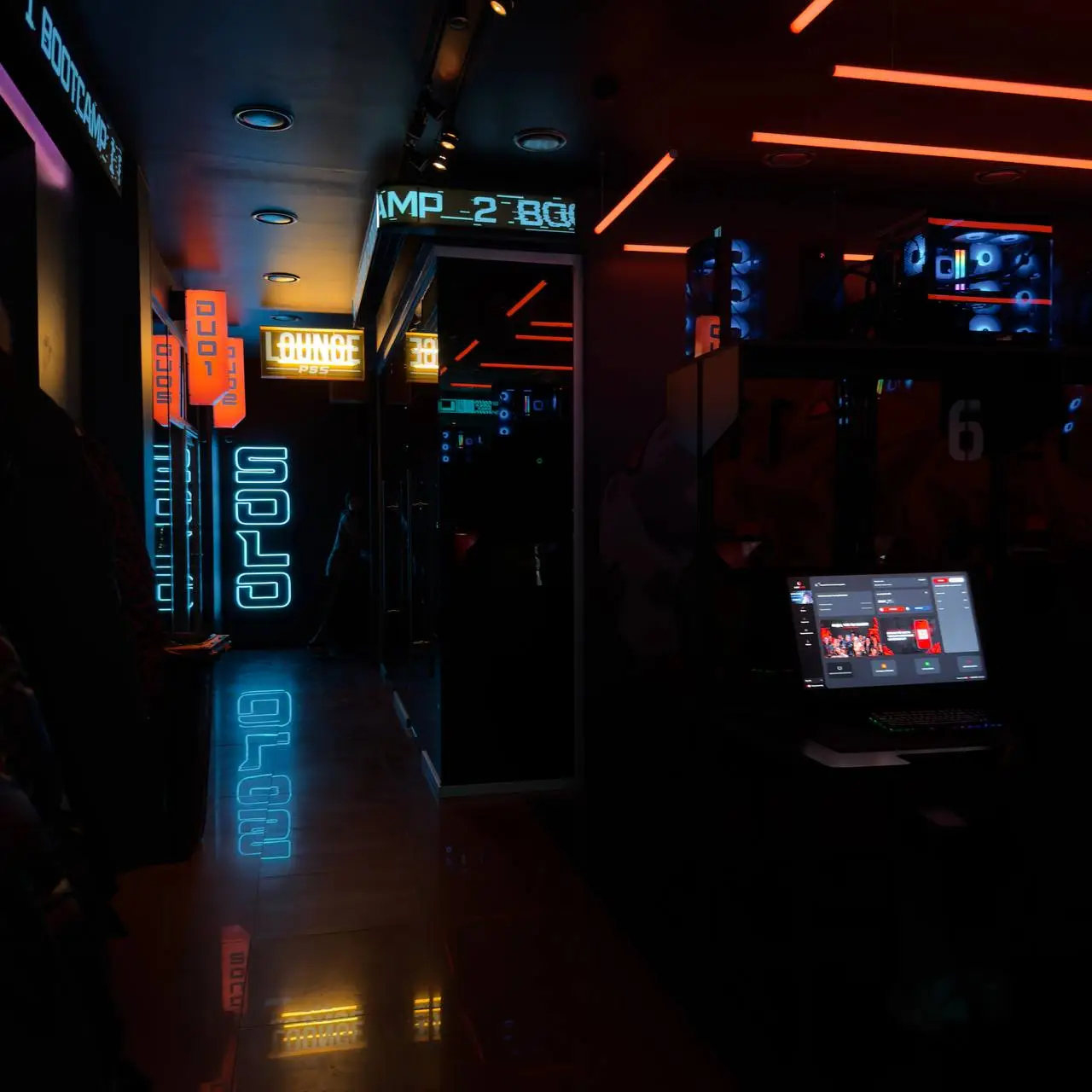 Изображение клуба Glitch Cyber Arena № 3