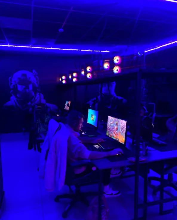 Изображение клуба RoninCyberClub № 3