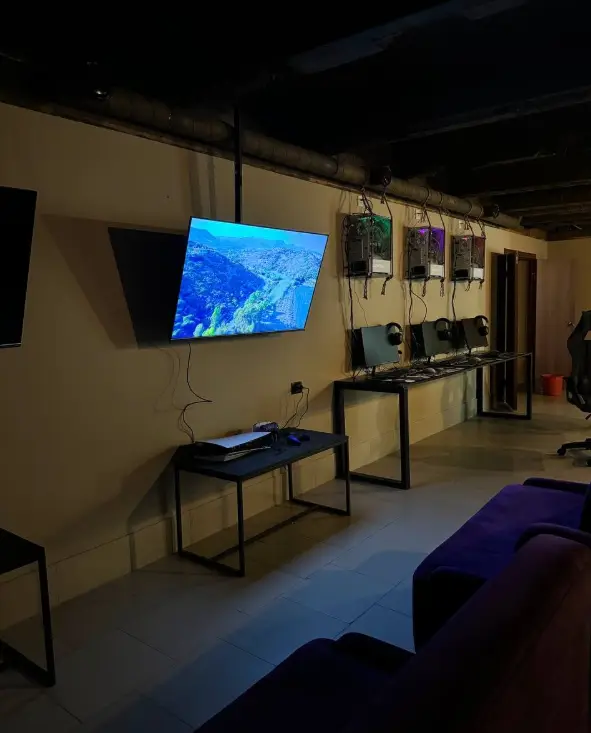 Изображение клуба Конюшня № 2