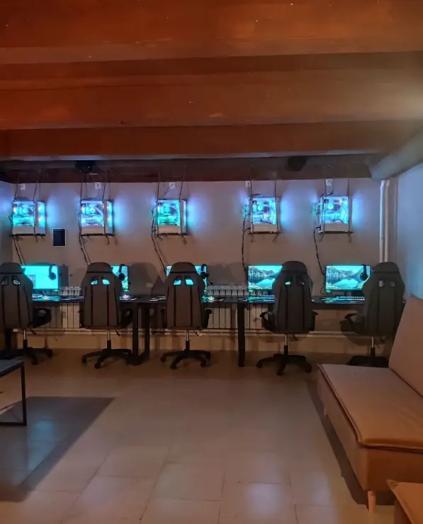 Изображение клуба Конюшня № 3