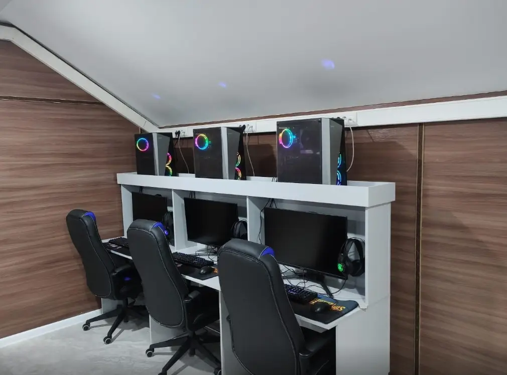 Изображение клуба Odyssey № 4