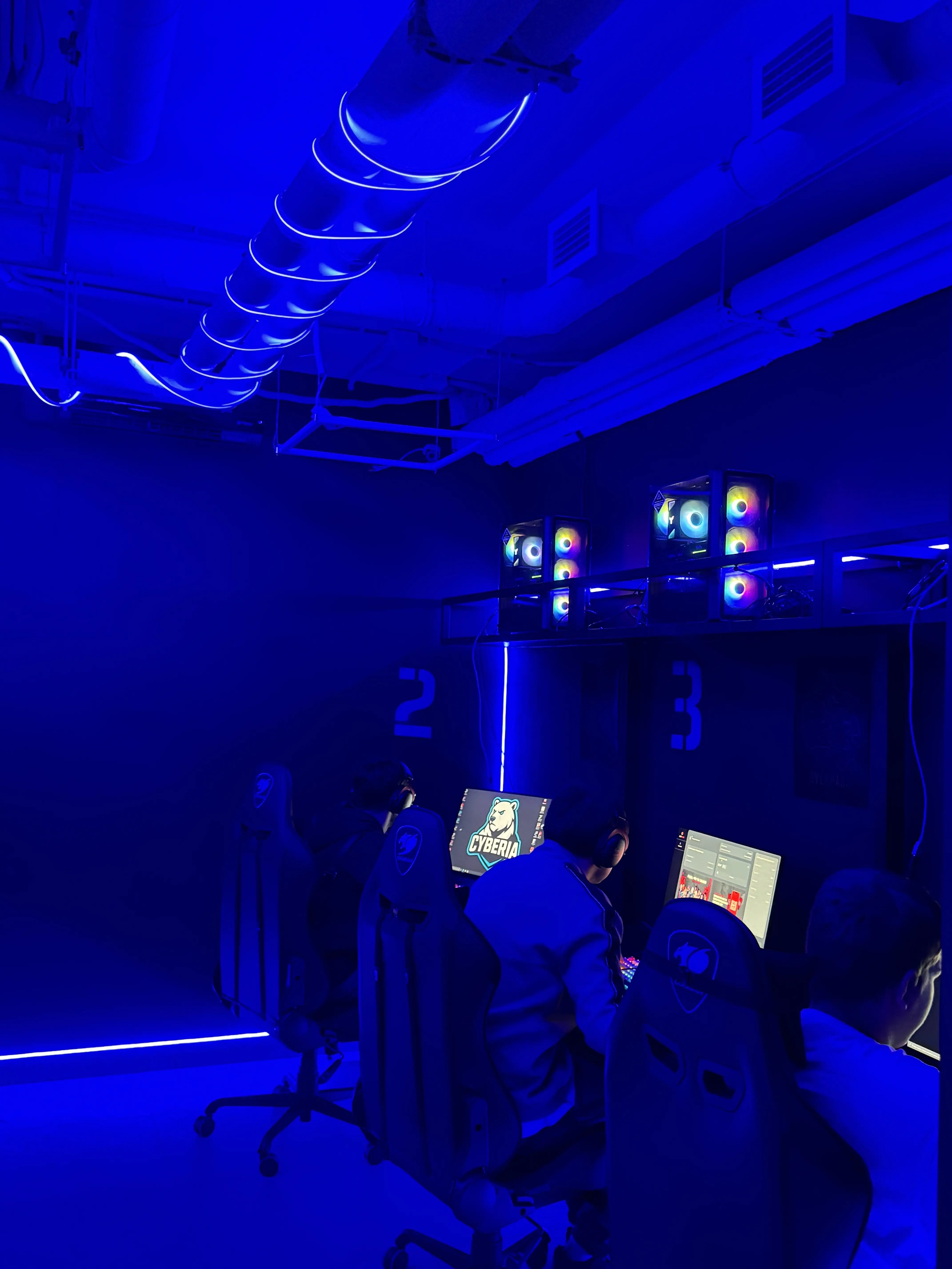 Изображение клуба CYBERIA № 4