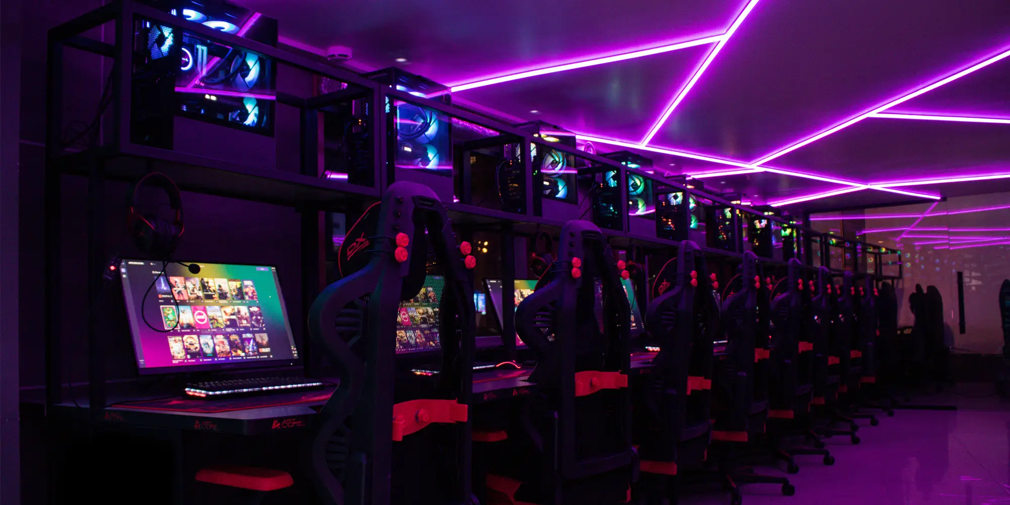 Изображение клуба Godji Cyber Lounge № 1