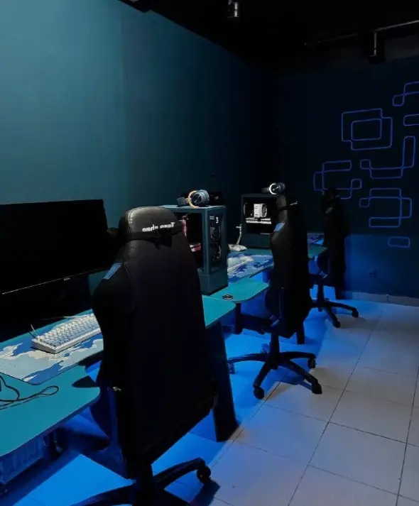 Изображение клуба Godji Cyber Lounge № 7