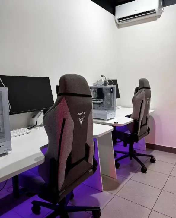 Изображение клуба Godji Cyber Lounge № 4