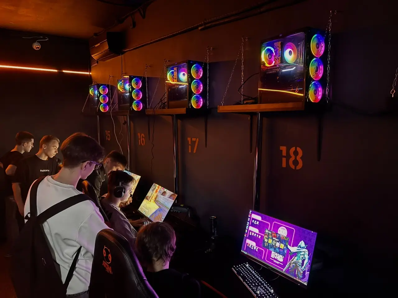 Изображение клуба Atom № 3