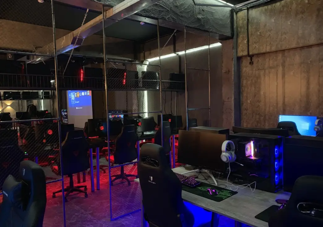 Изображение клуба Playboi № 5