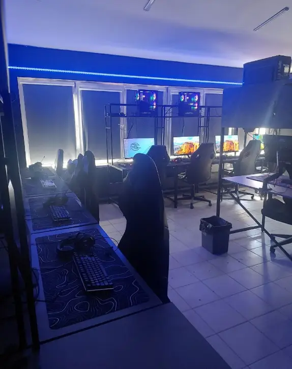 Изображение клуба Squad № 2