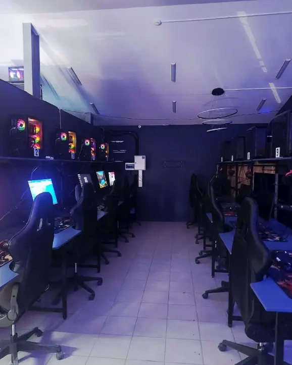 Изображение клуба Squad № 1