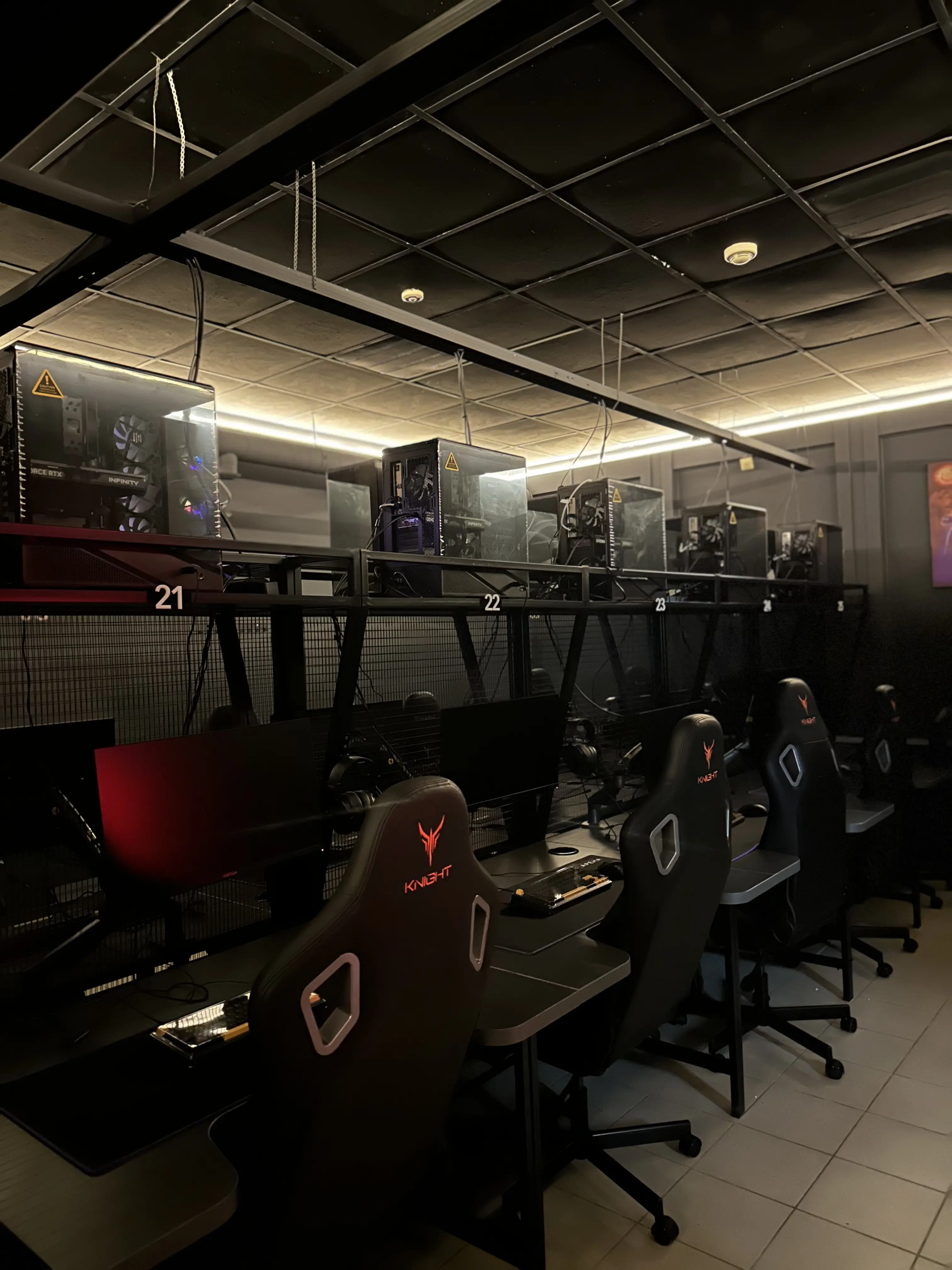 Изображение клуба Aura № 1