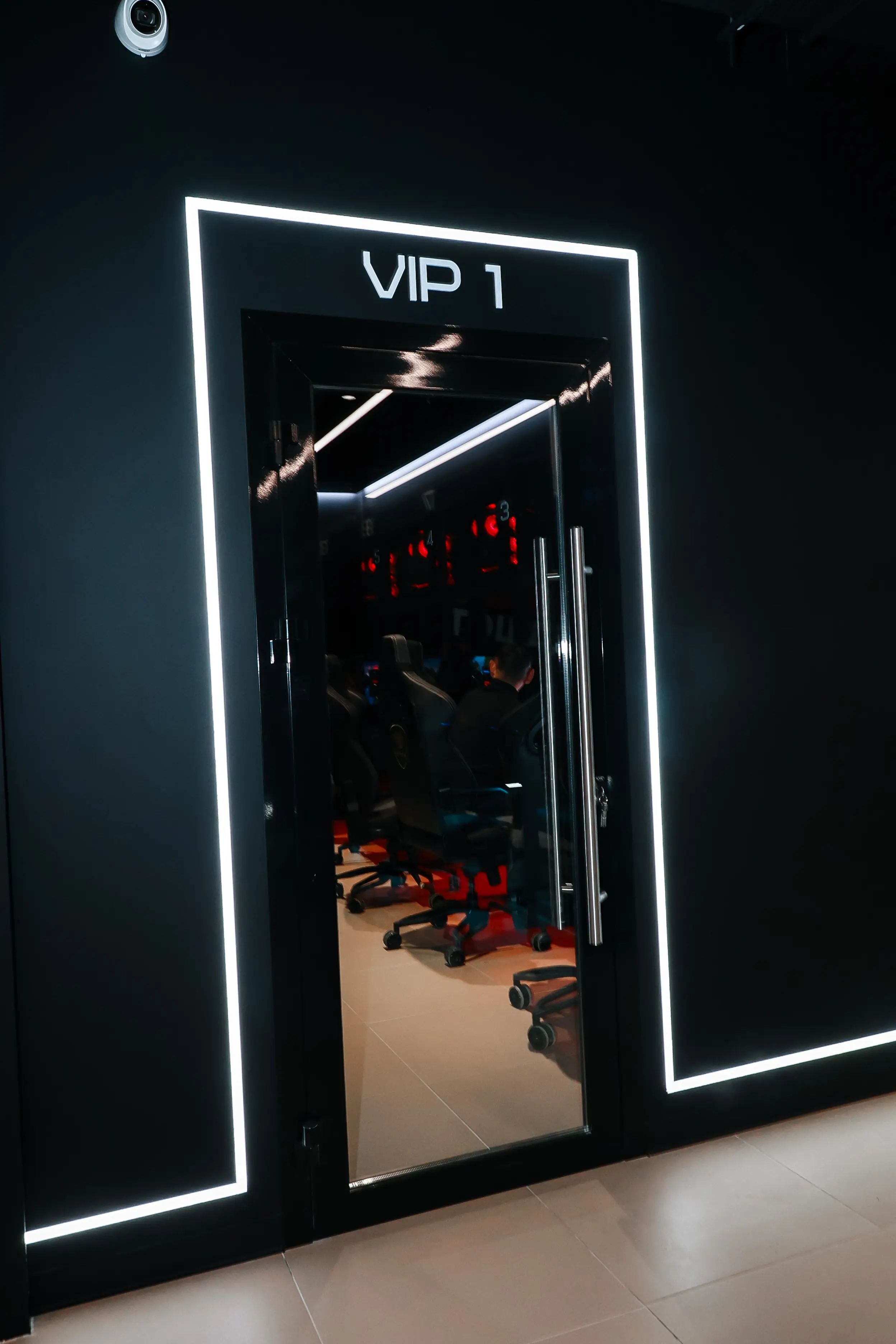 Изображение клуба Минус Ван № 10