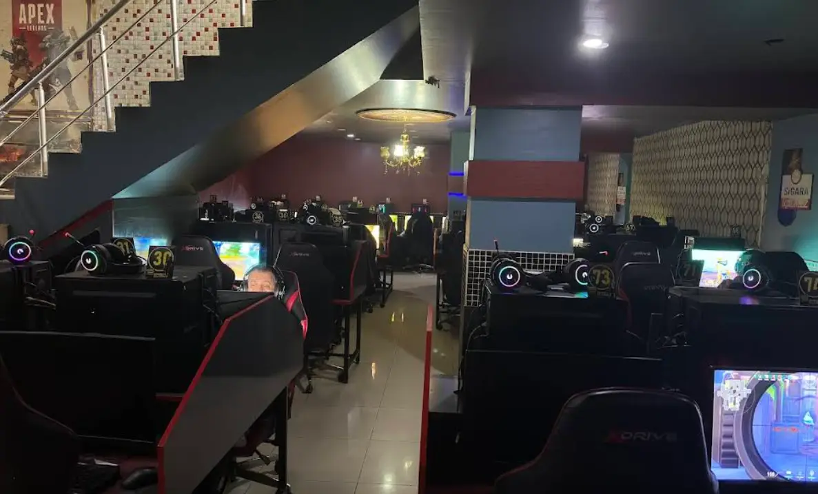 Изображение клуба First Class E-spor cafe № 3